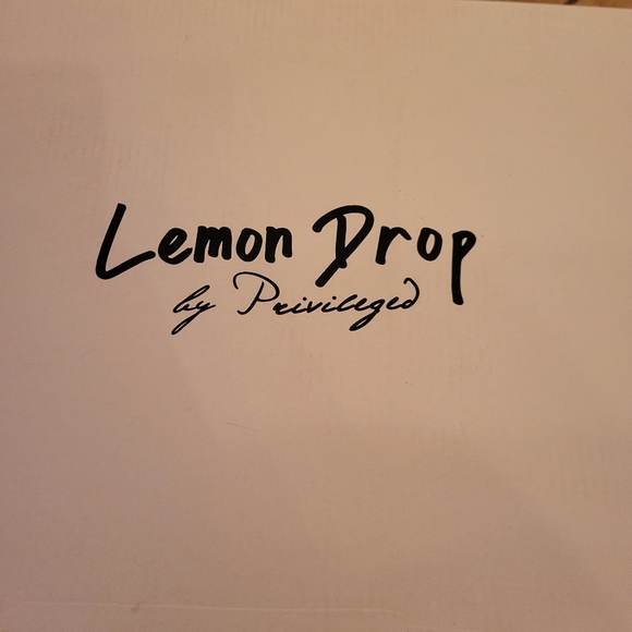 Lemon Drop Shoes - Picture 5 of 11